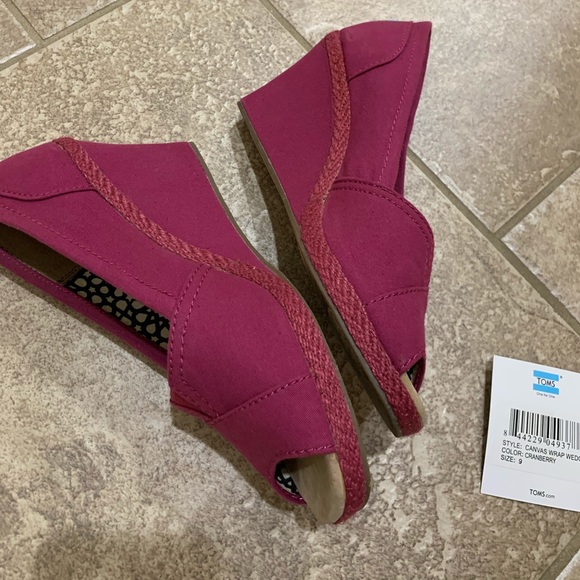 TOMS 9 canvas wrapped wedge - Picture 3 of 6